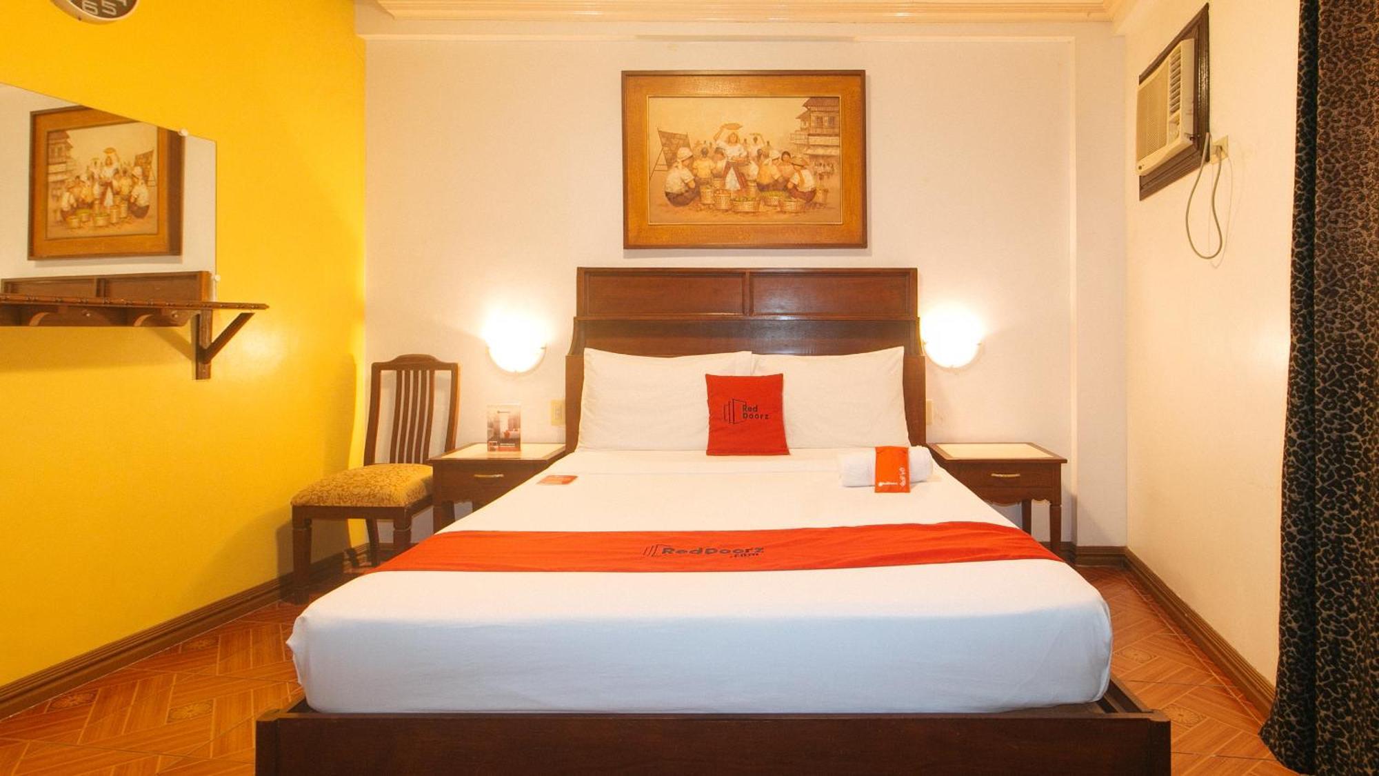 Reddoorz At La Casa Guesthouse Former Reddoorz At Tamarind Street Angeles City Exterior photo