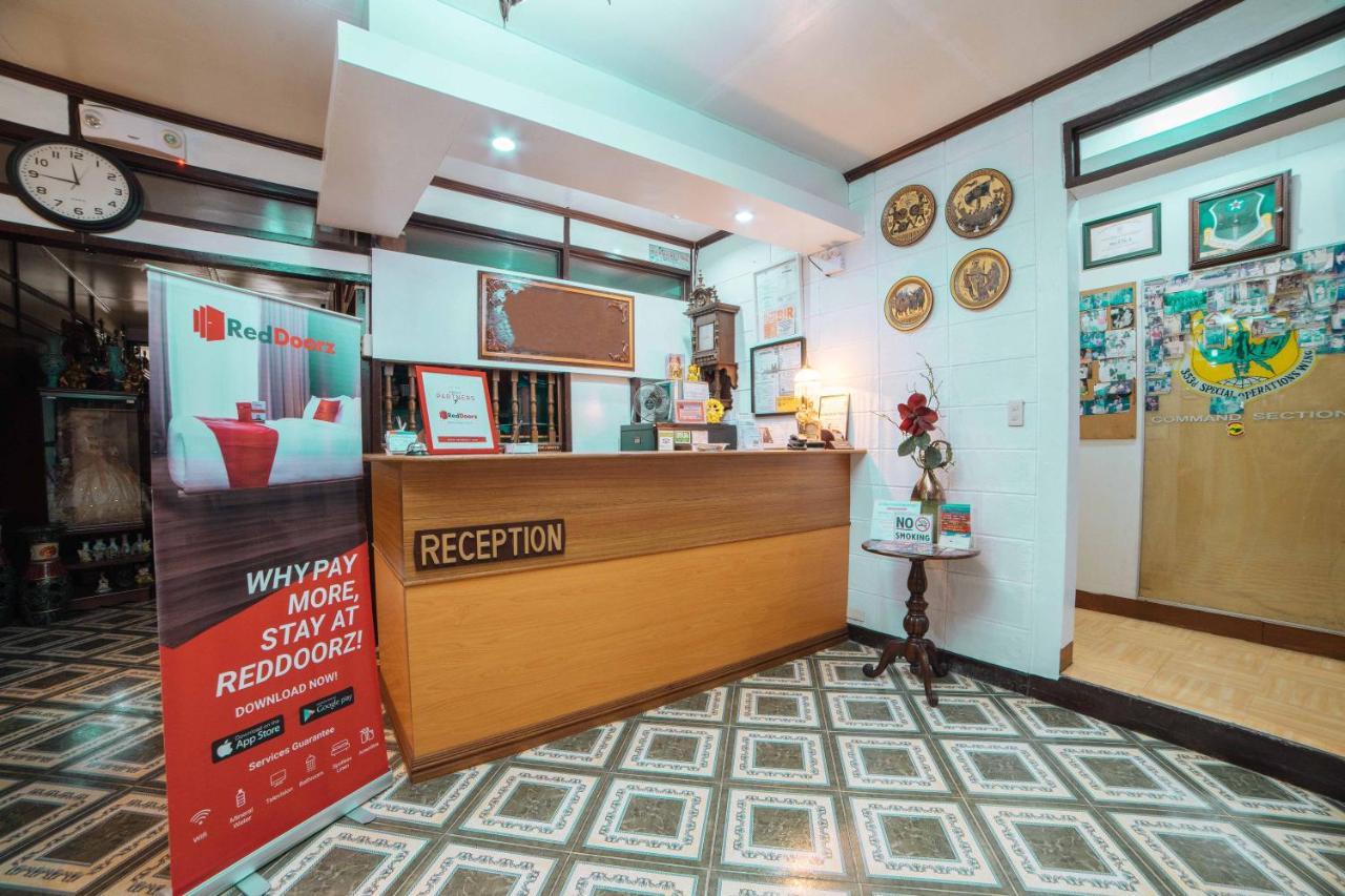 Reddoorz At La Casa Guesthouse Former Reddoorz At Tamarind Street Angeles City Exterior photo