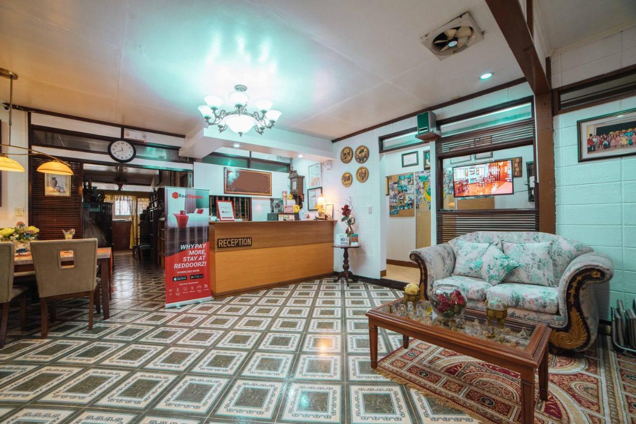 Reddoorz At La Casa Guesthouse Former Reddoorz At Tamarind Street Angeles City Exterior photo