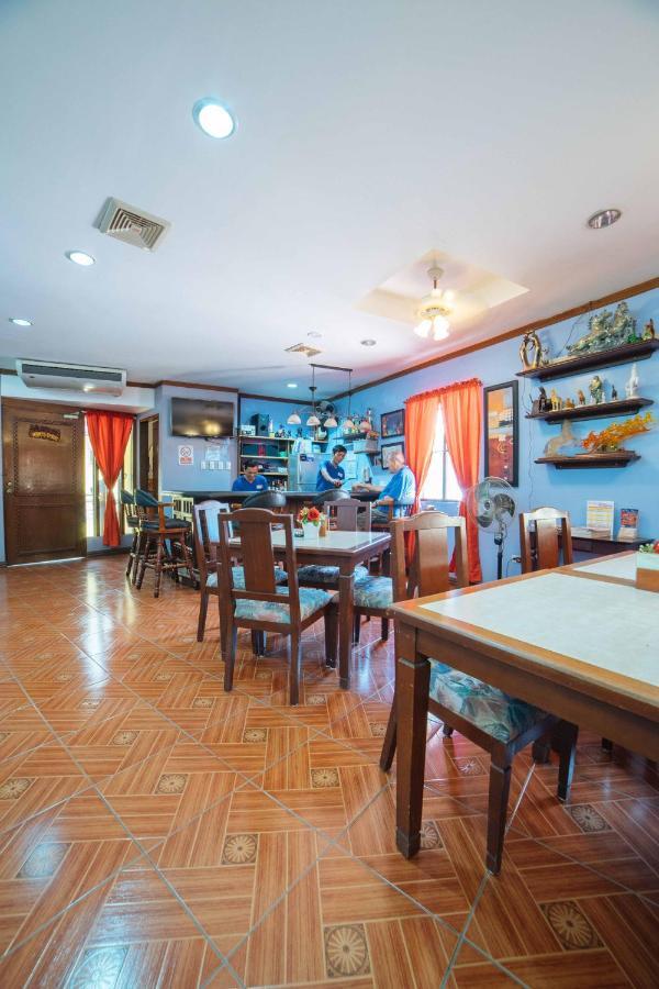 Reddoorz At La Casa Guesthouse Former Reddoorz At Tamarind Street Angeles City Exterior photo